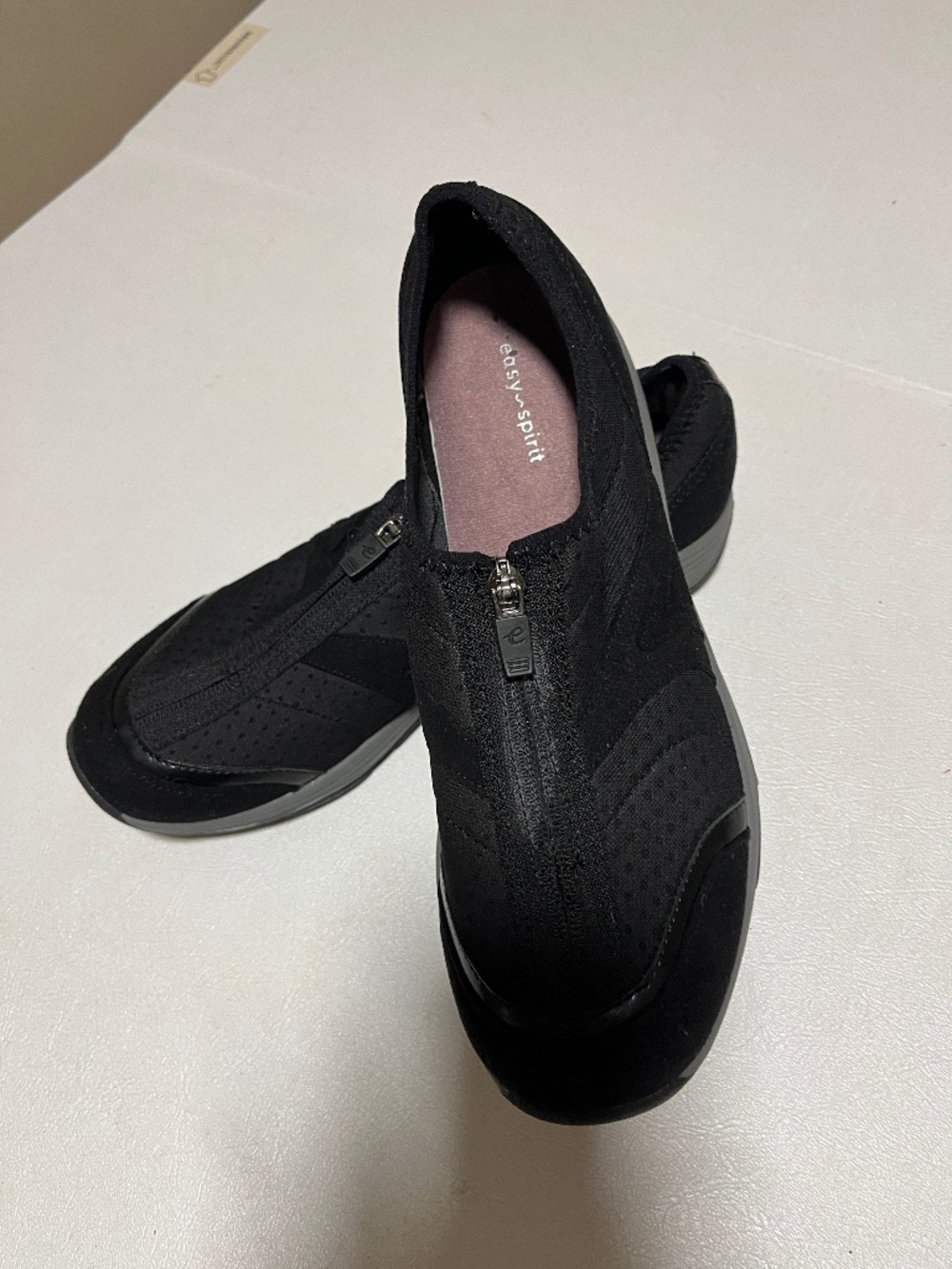 Easy Spirit 9.5 Black Walkers